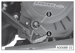 Service work on the engine